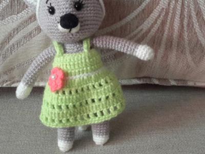 Кошка в платье