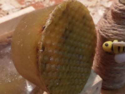 Натуральное медовое мыло с ромашкой и глицерином